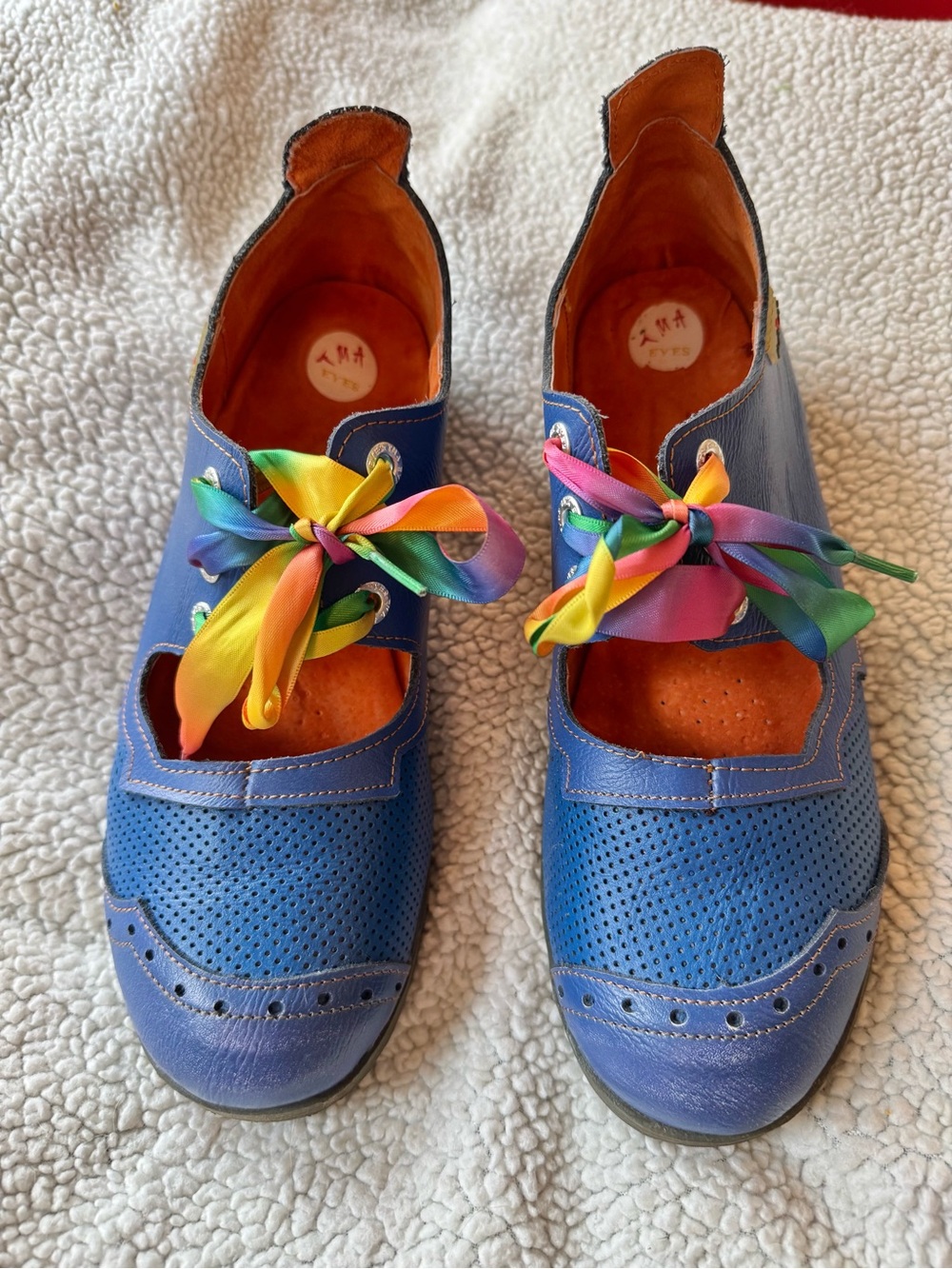 TMA Eyes Blue Mary Jane’s w Rainbow Laces sz 40